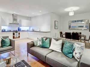 Living Area- click for photo gallery
